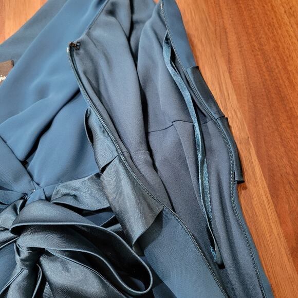 S.L. Fashions Dress Surplice V Neckline Cascade Ruffle Sleeveless Size 16 - Picture 10 of 12